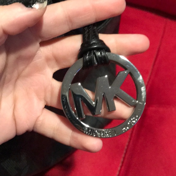 Authentic brand new michael Kors Tote - Picture 3 of 4